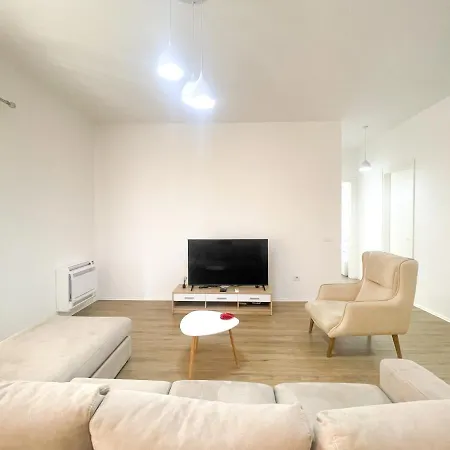 Superior 2br In A *
