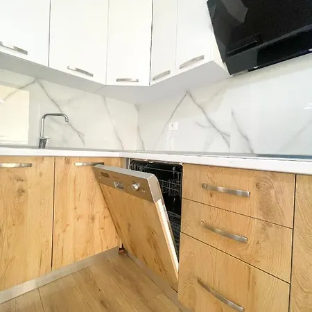 Superior 2br In A *